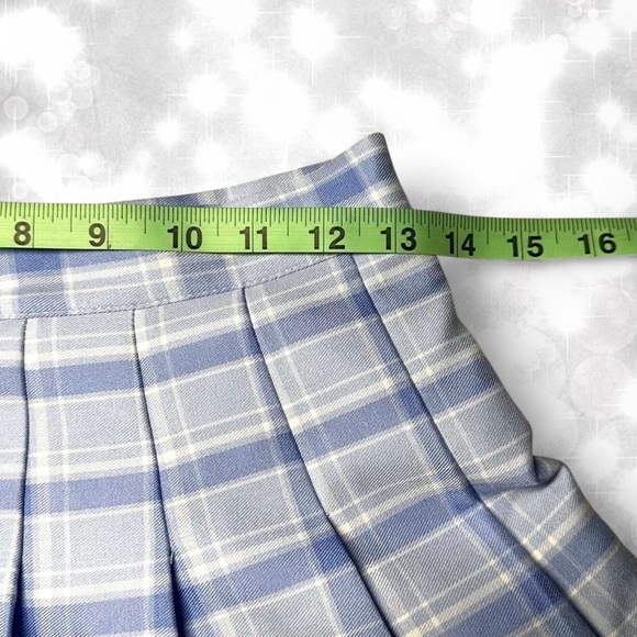 Preppy Y2K Blue and White Pleated Flowy Mini Skirt - Picture 4 of 6